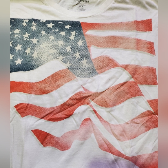 American Eagle shirt - Picture 2 of 2